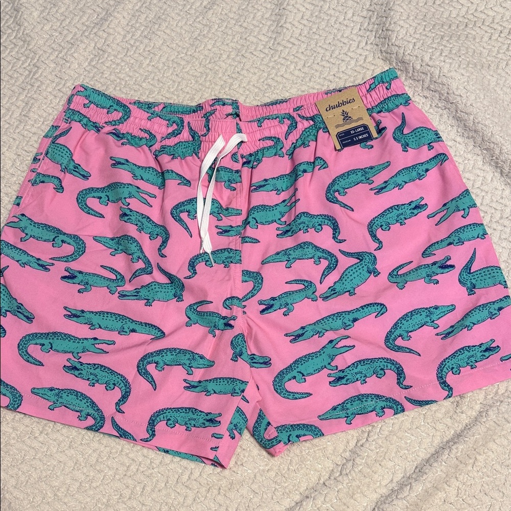 XXL men’s Chubbies Pink Shorts with Teal Alligator Design nwt